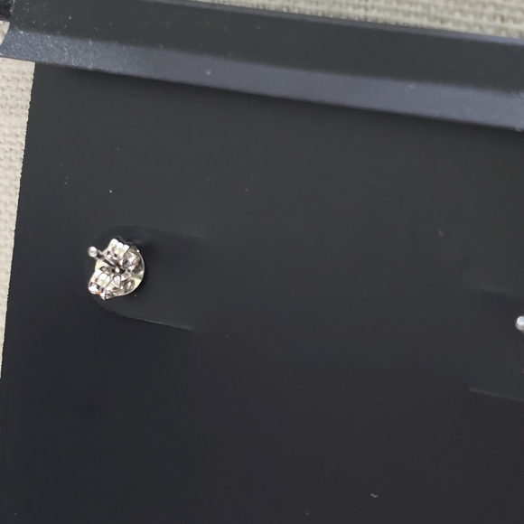 Coach Signature Heart Drop Earrings - Picture 5 of 5